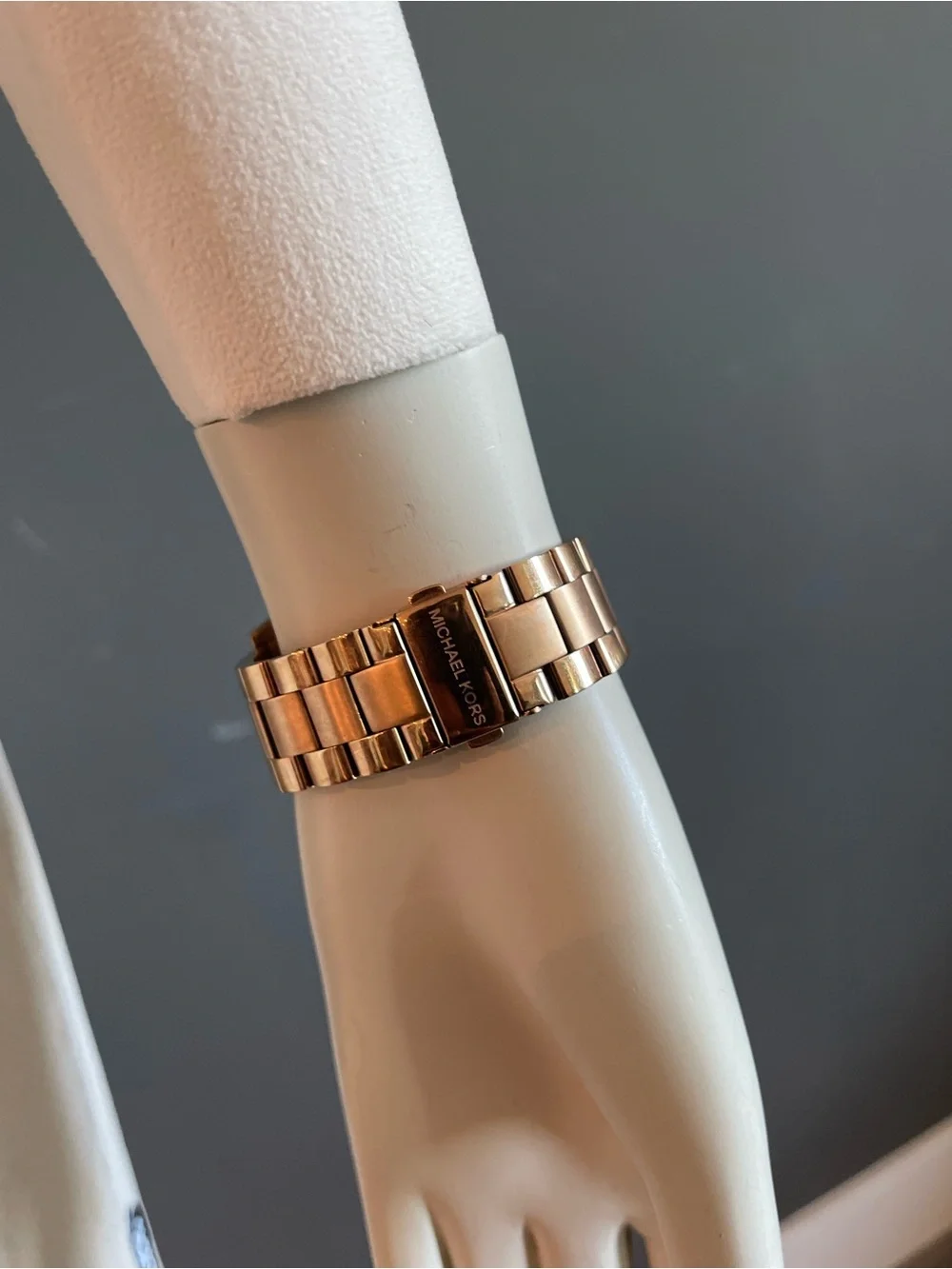 Michael Kors MK3197 Slim Runway Rose Gold 42mm Minimalist Quiet Luxury Watch Box